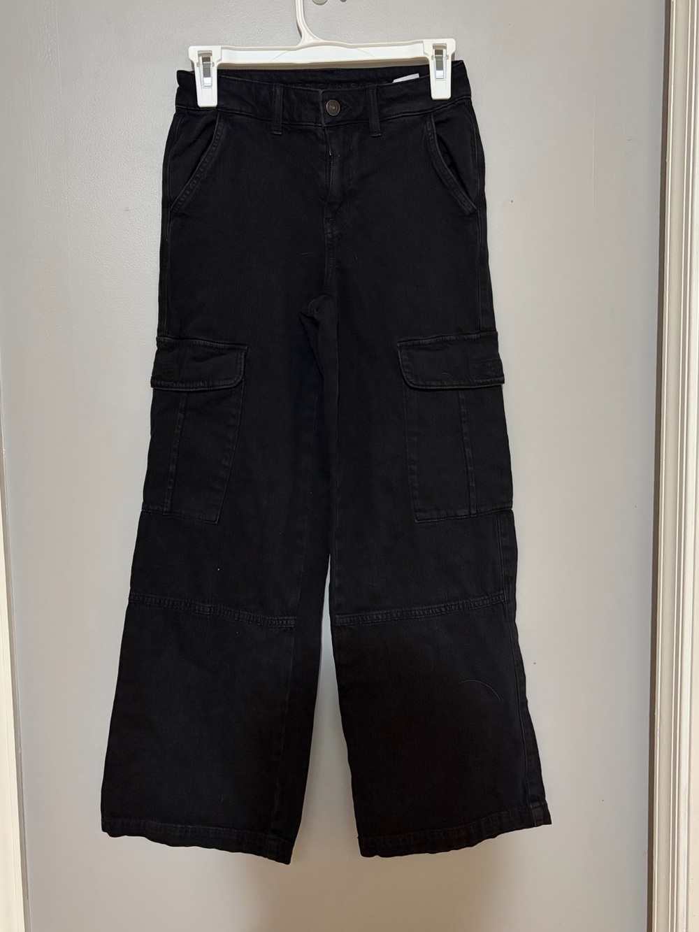 American Eagle Outfitters Black Denim Wide Leg Cargo Jean Pants size 000 short